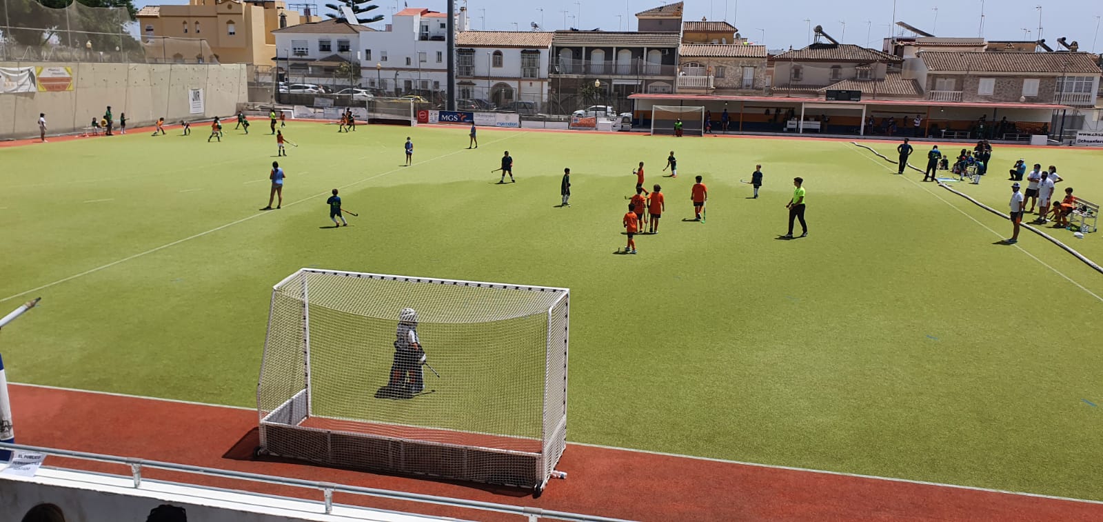 Brillante jornada de hockey hierba en San Fernando con el Campeonato Andaluz Benjamín