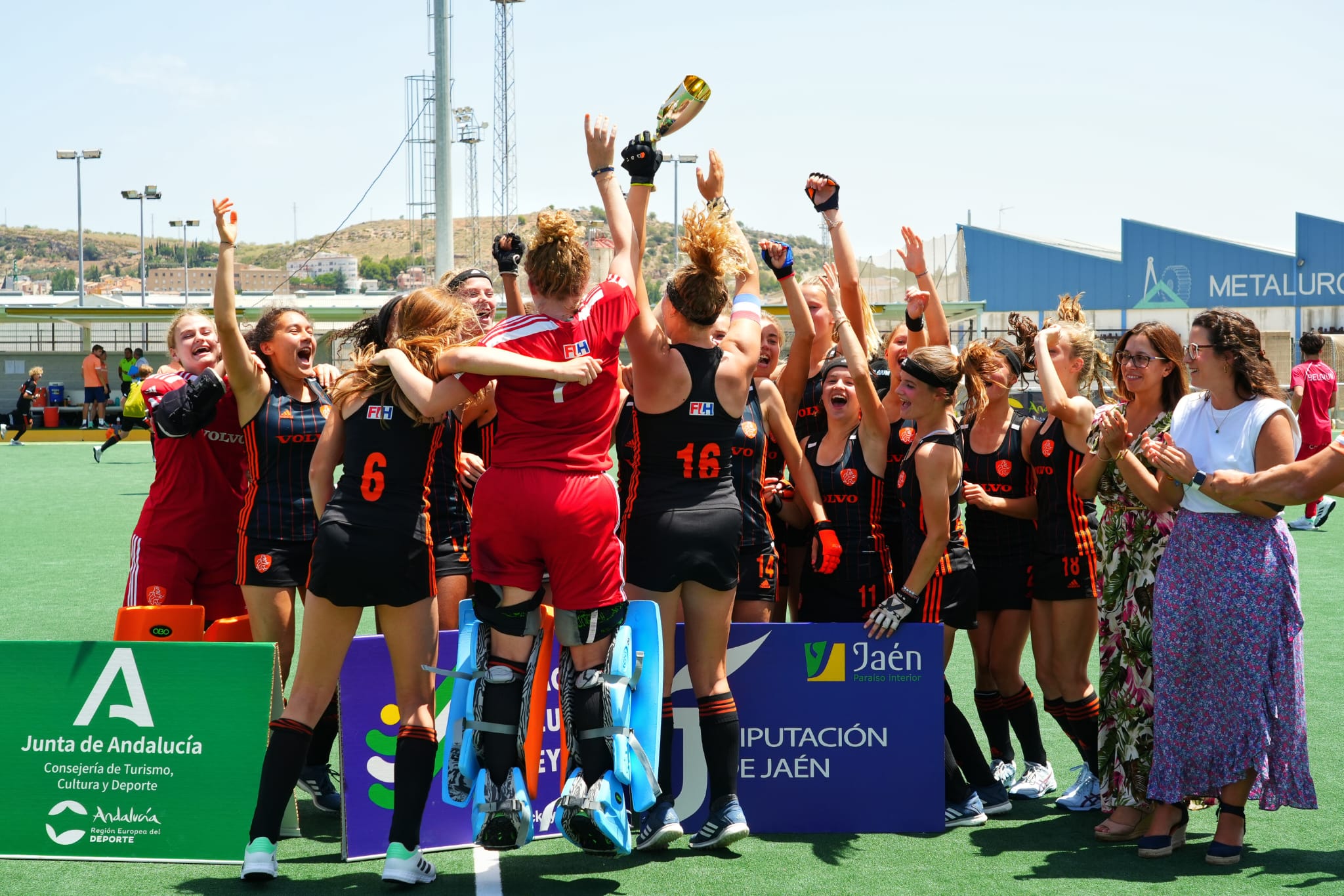 PAÍSES BAJOS, CAMPEONAS DEL «8 NATIONS TOURNAMENT»