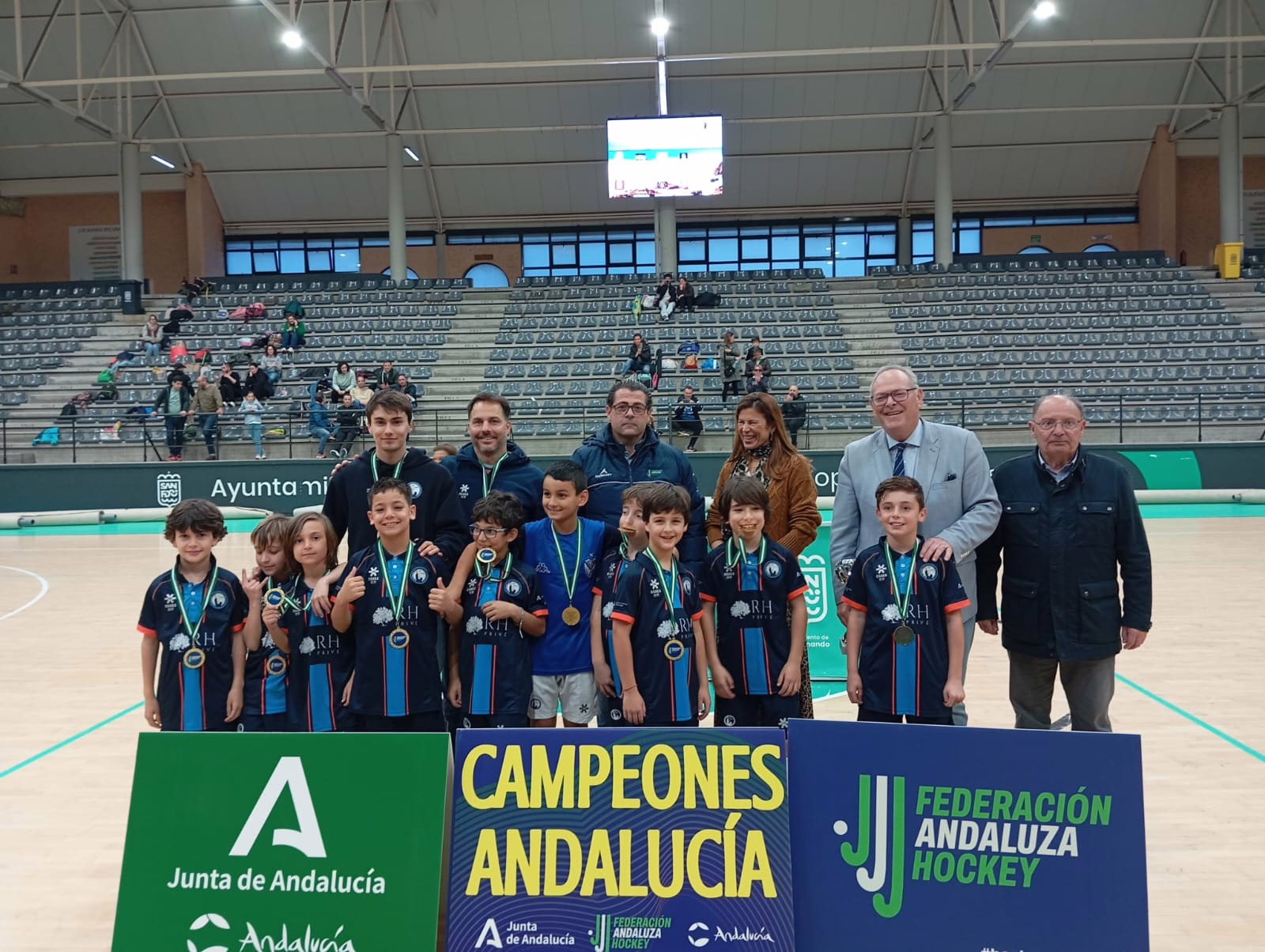EL CH BENALMÁDENA 85, CAMPEONES DE ANDALUCÍA BENJAMINES DE HOCKEY SALA