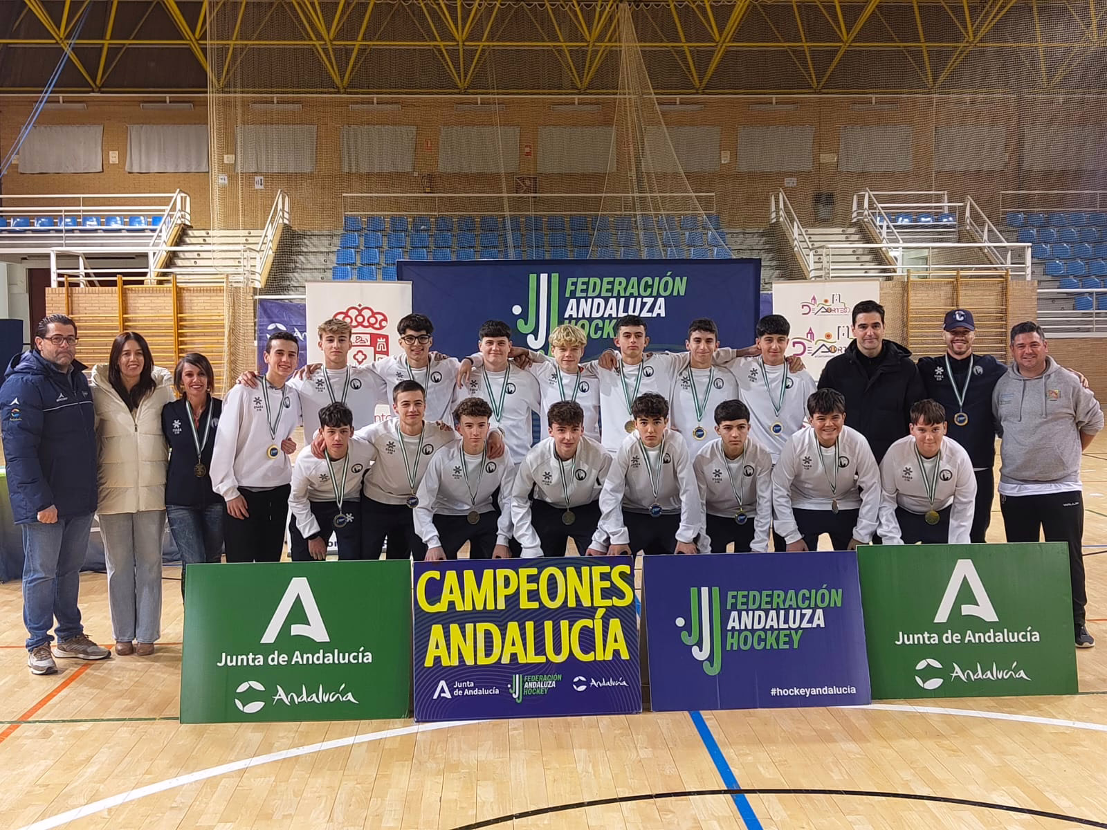 EL CH BENALMÁDENA 85, CAMPEONES DE ANDALUCÍA CADETES DE HOCKEY SALA
